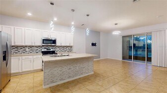 354 Feltrim Reserve Blvd in Davenport, FL - Building Photo