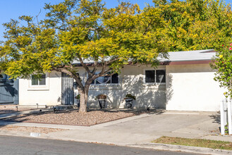 5302 Kesling St in San Diego, CA - Foto de edificio - Building Photo