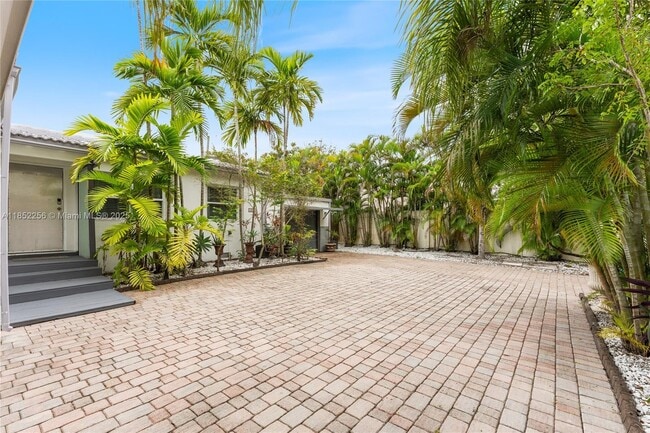 1800 SW 21st St in Miami, FL - Building Photo - Building Photo