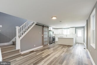 454 Old Elm St in Conshohocken, PA - Building Photo - Building Photo