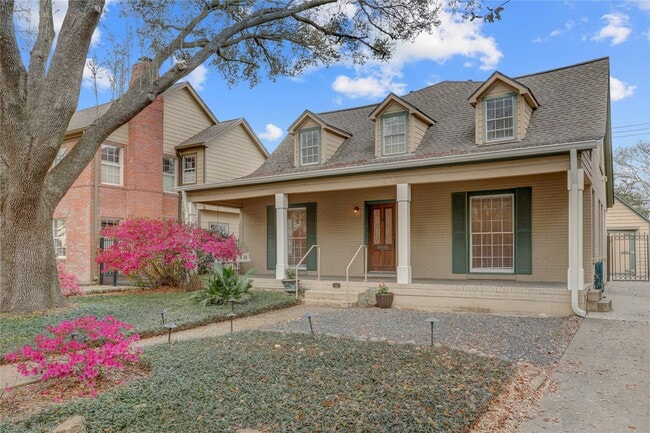 2412 Nottingham St in Houston, TX - Building Photo - Building Photo