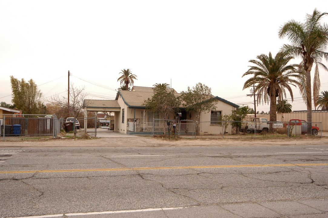 8044 Del Rosa Dr in San Bernardino, CA - Foto de edificio