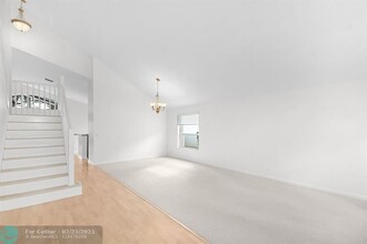 3146 SE Brierwood Pl in Stuart, FL - Foto de edificio - Building Photo