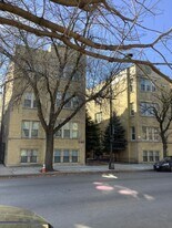 4827 W Addison St in Chicago, IL - Building Photo