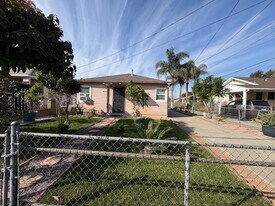 7931 Wilcox Ave in Bell Gardens, CA - Building Photo