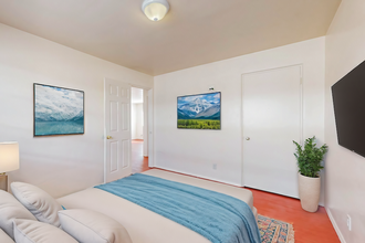 1033 Louisiana Blvd SE in Albuquerque, NM - Building Photo - Building Photo