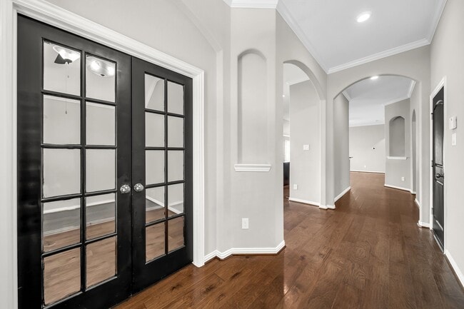 property at 18739 Laurel Hills Dr