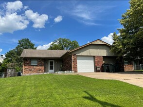 809 N Brown St in Sapulpa, OK - Building Photo - Building Photo