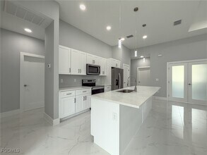 6137 Higgins Ave in Ft. Myers, FL - Building Photo - Building Photo