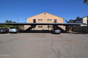 1934 W Village Dr in Phoenix, AZ - Building Photo