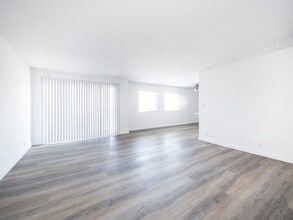 1641 Veteran Ave in Los Angeles, CA - Foto de edificio - Interior Photo