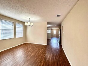 3516 Clydesdale Dr in Denton, TX - Foto de edificio - Building Photo