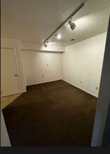 Red Coat Manor Apartments in Radford, VA - Building Photo - Building Photo