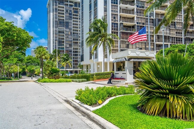 property at 1915 Brickell Ave