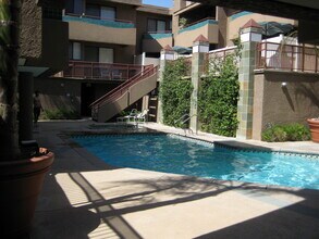 19009 Sherman Way, Unit #26 in Reseda, CA - Building Photo - Building Photo