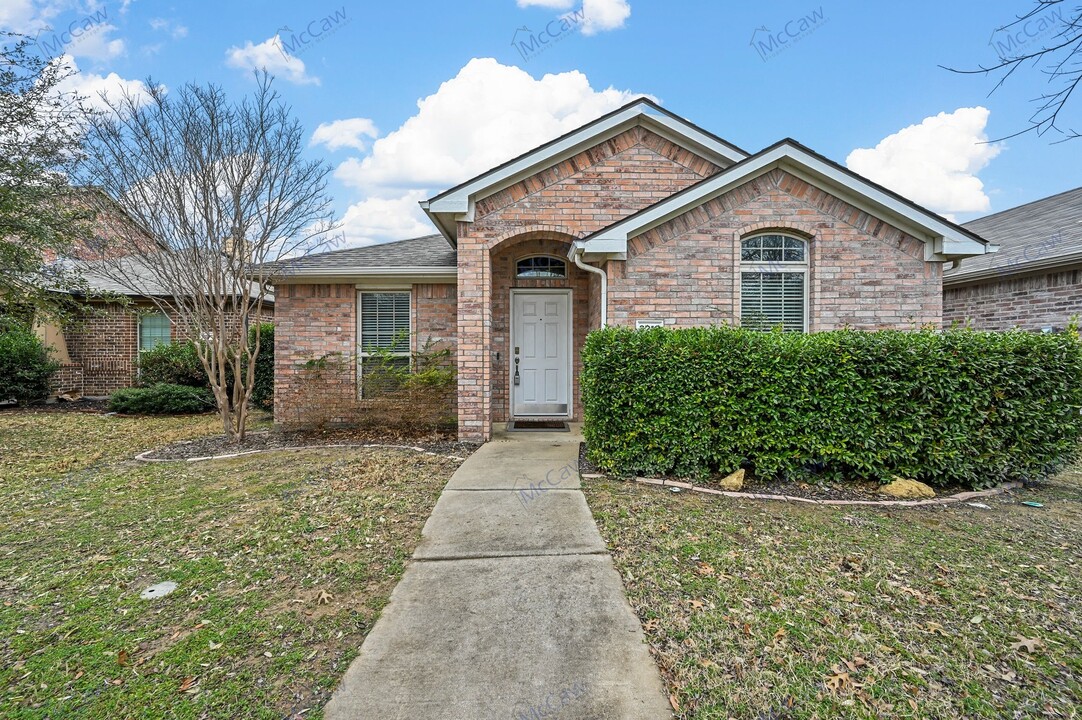 2213 Canyon Point in McKinney, TX - Building Photo