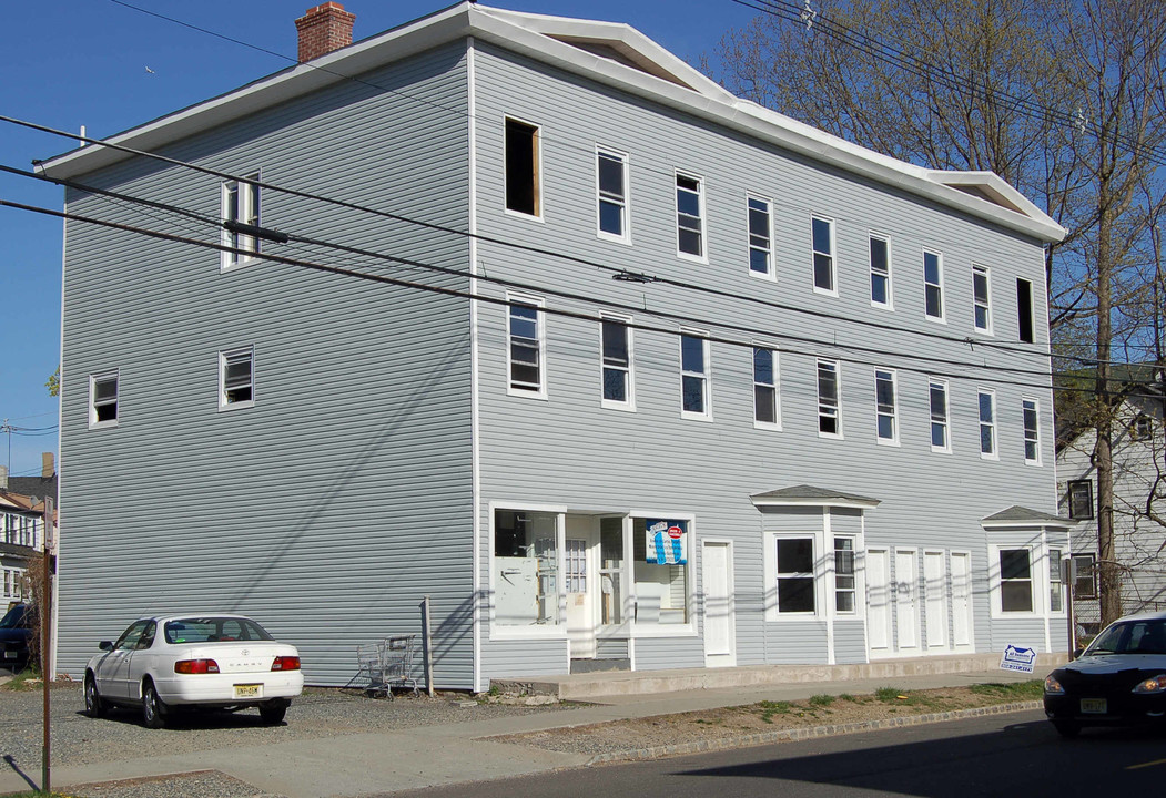 35 Sussex Ave in Morristown, NJ - Building Photo