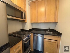 EAST 36 STREET in New York, NY - Building Photo - Building Photo