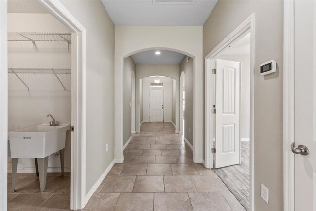 205 Birkdale Dr in Daytona Beach, FL - Building Photo - Building Photo