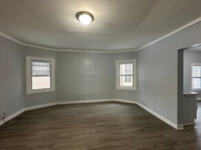 2921-2923 W Walnut St-Unit -2921(Lower) in Milwaukee, WI - Building Photo - Building Photo