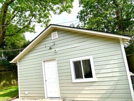 1107 Winston St, Unit B