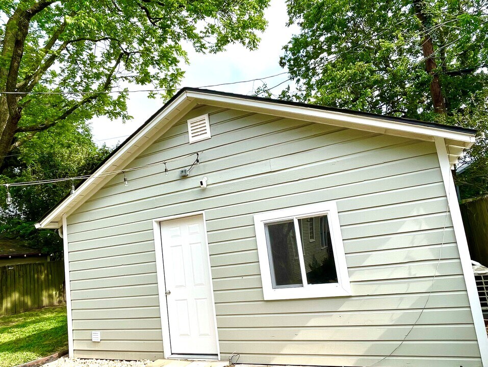 1107 Winston St, Unit B Photo