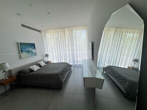 101 Sunrise Dr in Key Biscayne, FL - Building Photo - Building Photo