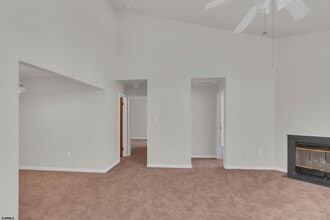 303 Heather Croft in Egg Harbor Township, NJ - Building Photo - Building Photo