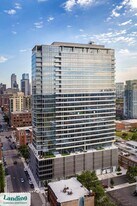 347 W Chestnut St in Chicago, IL - Building Photo