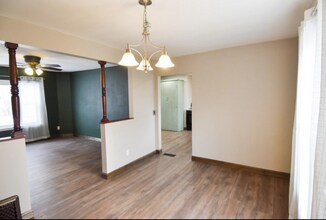 204 Conley Ave S in Thief River Falls, MN - Building Photo - Building Photo