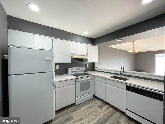 property at 125 Allem Ln