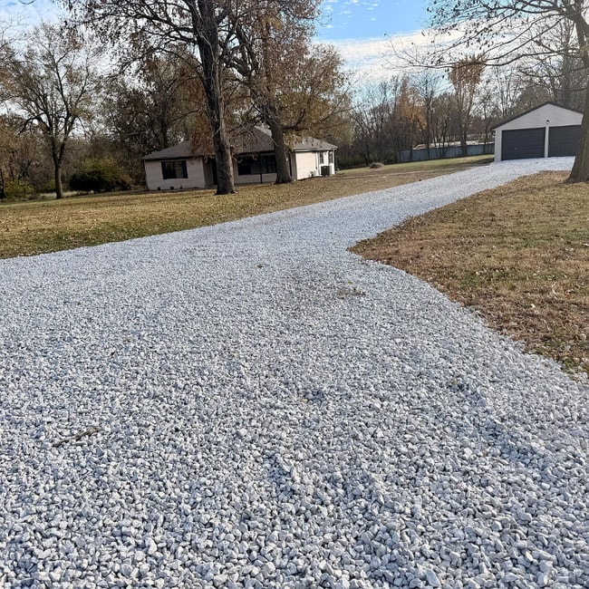 5211 E 141st St in Grandview, MO - Building Photo - Building Photo