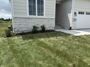 782 NE 71st St in Pleasant Hill, IA - Building Photo - Building Photo