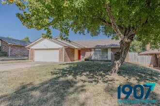 8709 NW 86th St in Oklahoma City, OK - Building Photo - Building Photo