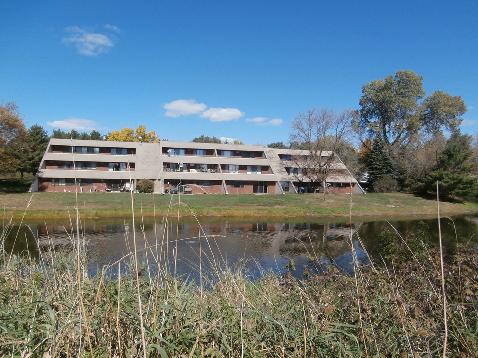 Terrace Apartments in Nekoosa, WI - Foto de edificio