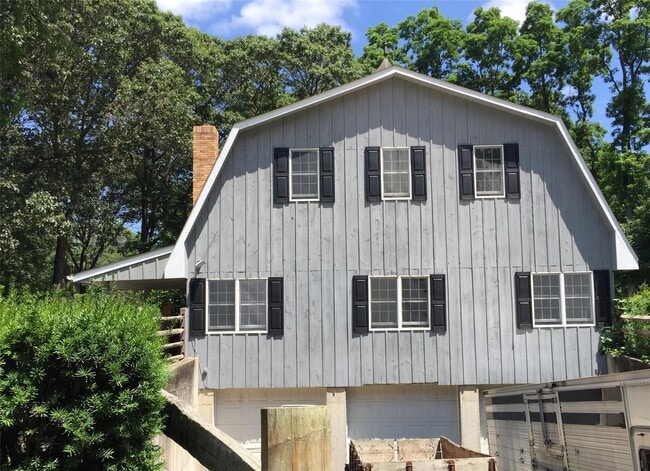 property at 4 Valley Rd