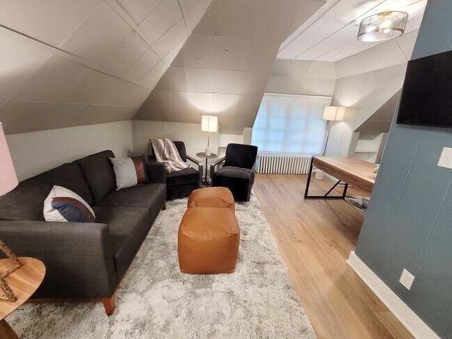 810 W Edwards St in Springfield, IL - Building Photo - Building Photo