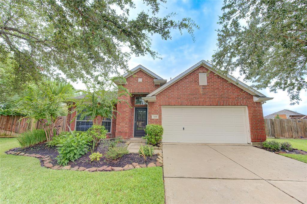 2610 Shady Springs Ct in Pearland, TX - Foto de edificio