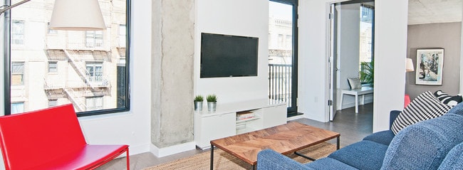 281 Union Ave in Brooklyn, NY - Building Photo - Interior Photo