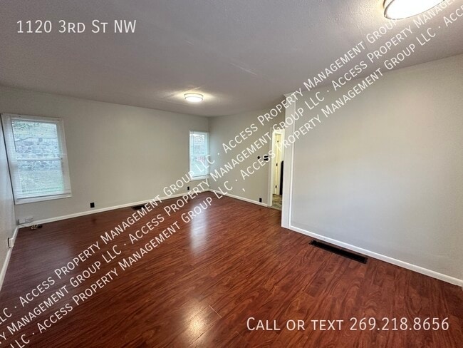 1120 3rd St NW in Grand Rapids, MI - Building Photo - Building Photo