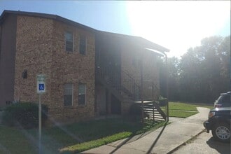 1510 E Loop 304 in Crockett, TX - Building Photo - Building Photo