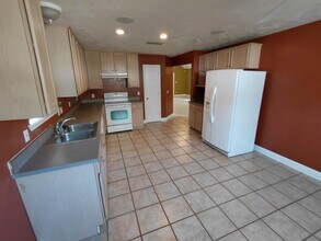 1810 Newman Ln in Tallahassee, FL - Building Photo - Building Photo