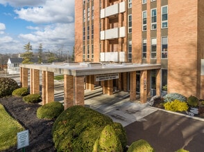 Carillon House Condominium in Dayton, OH - Building Photo - Building Photo