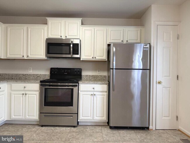 111 Merrill Ct in Stafford, VA - Building Photo - Building Photo