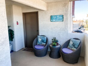 1711 Camino de la Costa, Unit 3-bedroom apartment in Re in Redondo Beach, CA - Foto de edificio - Building Photo