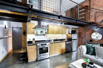 1016 W Railroad Alley in Spokane, WA - Building Photo - Building Photo