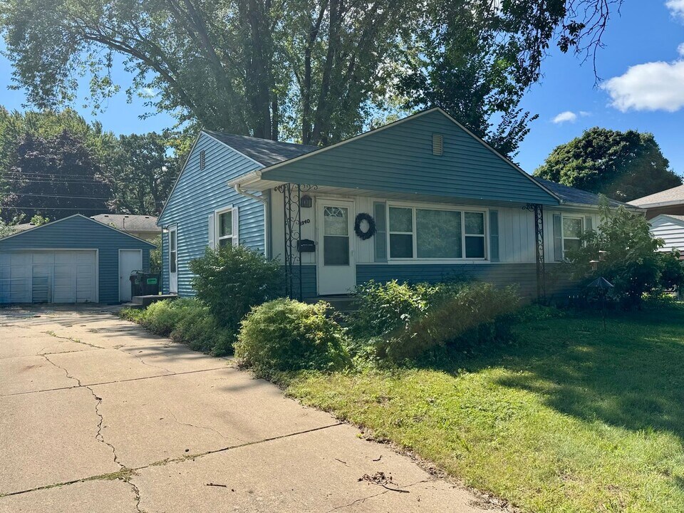 1340 22nd St NW in Rochester, MN - Building Photo