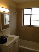 4233 Ridge Rd, Unit 7 in Cleveland, OH - Building Photo - Building Photo