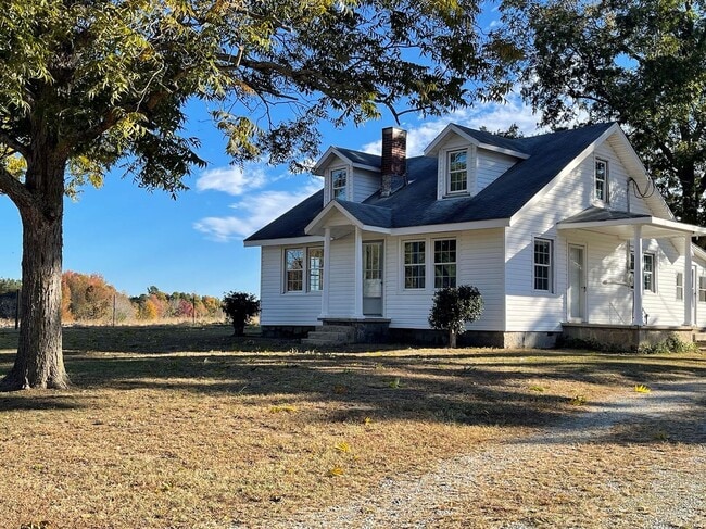 property at 850 Buggs Island Rd