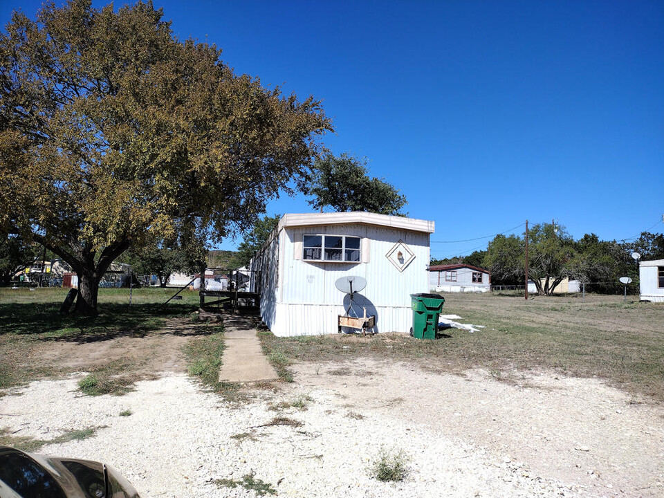 165 Private Rd 3376G in Kempner, TX - Building Photo